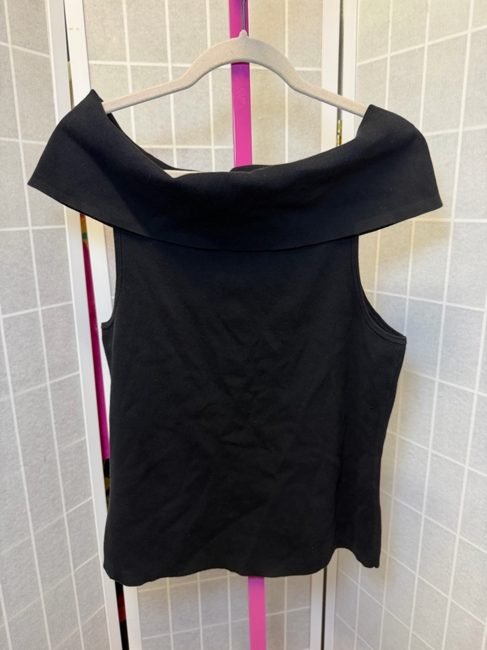 Modern Citizen Black Off-Shoulder Sleeveless Camisole - Picture 2 of 4